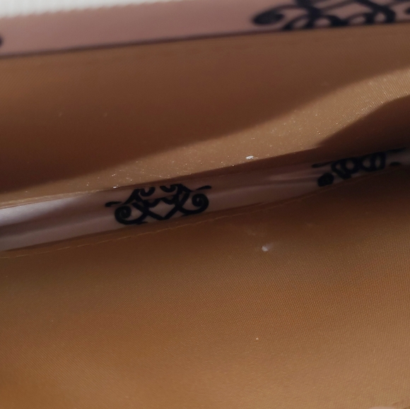 Jessica Simpson White/Gold Diamond Lattice Wallet 2 Zipper Compartment JS9782 - Picture 9 of 10